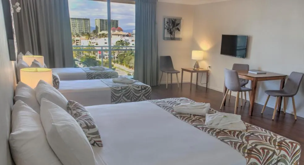Cairns Plaza Hotel 3*,  Australia